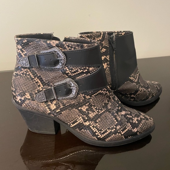 Shoes - Snake print cowboy boots 2inch heels size EUR39